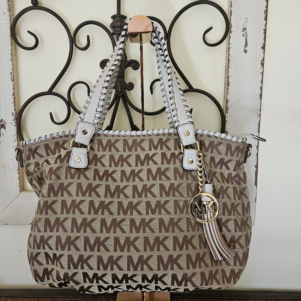 Michael Kors Large Women`s Signature and and white Tote Shoulder bag